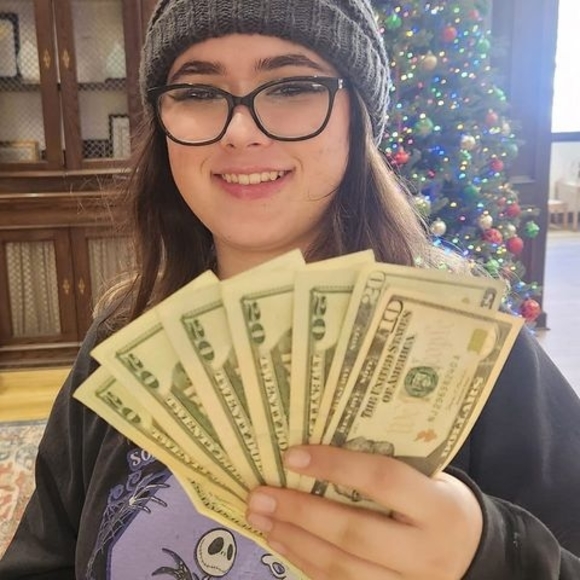 Meet your Posher, Beatriz - Picture 1 of 1